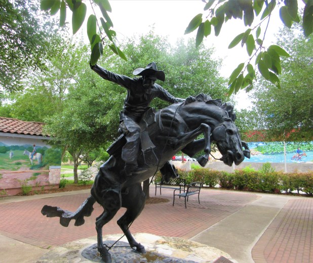 bandera horse statue